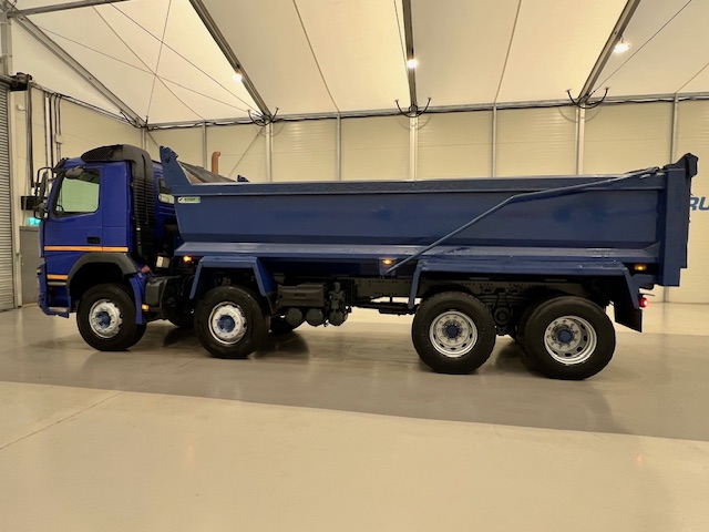 Volvo FM 410 8×4 Day Cab Steel Tipper