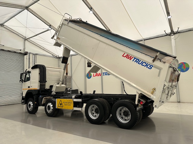 Volvo FM 410 8×4 Sleeper Cab Tar Spec Tipper