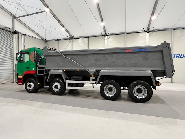 Volvo FM 400 8×4 Day Cab Tipper