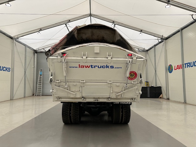 Volvo FM9 300 6×4 Sleeper Cab Tipper Manual