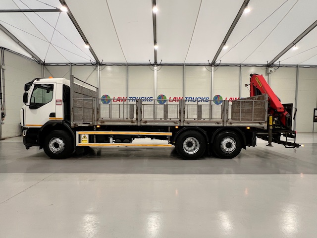 Renault C320 6×2 Day Cab Dropside with Crane
