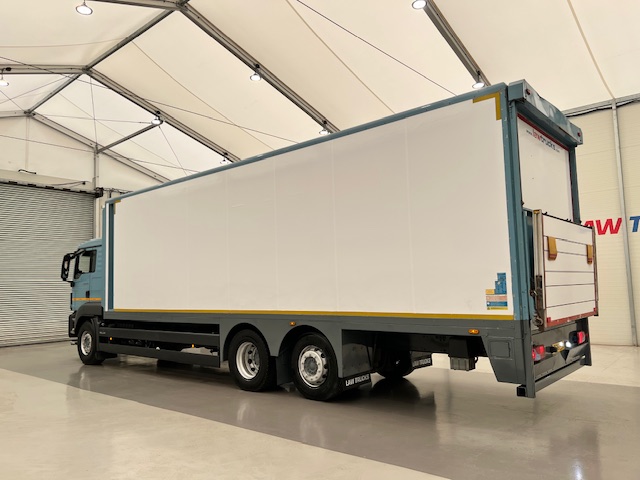 MAN TGS 26.320 6×2 Sleeper Cab Insulated Box Van