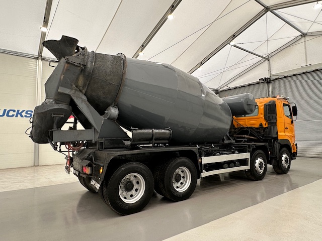 Hino 700 3241 8×4 Cement Mixer