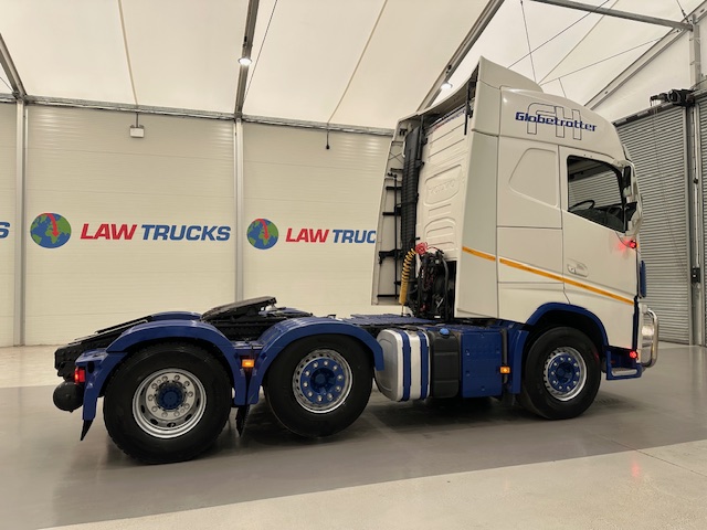 Volvo FH 500 Euro 5 6×2 Tractor Unit Safari Edition