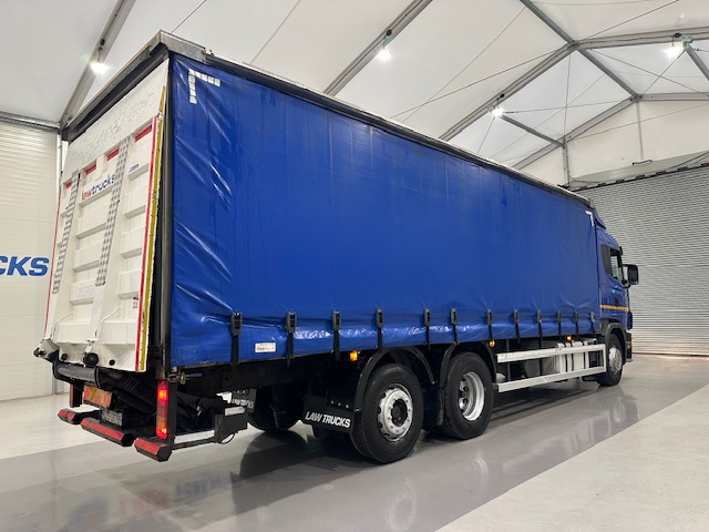 Scania 114 340 6×2 Rear Lift Sleeper Cab Curtainsider