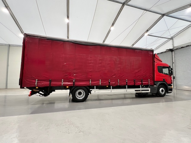 Scania P230 4×2 Sleeper Cab Curtainsider