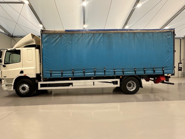 DAF CF65 220 Sleeper Cab Curtainsider Manual