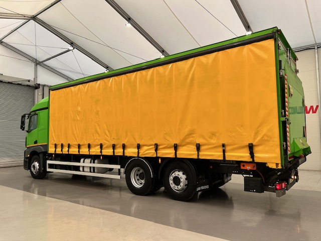 Mercedes Actros 2536 6×2 Sleeper Cab Curtainsider