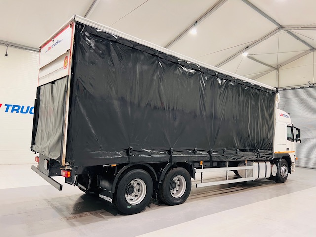 Volvo FM9 260 10 Tyre Sleeper Cab Curtainsider