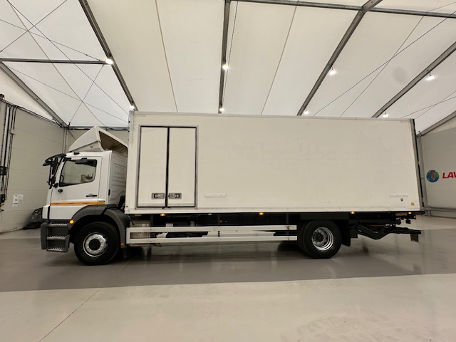 Mercedes Axor 1824 Day Cab Box Van