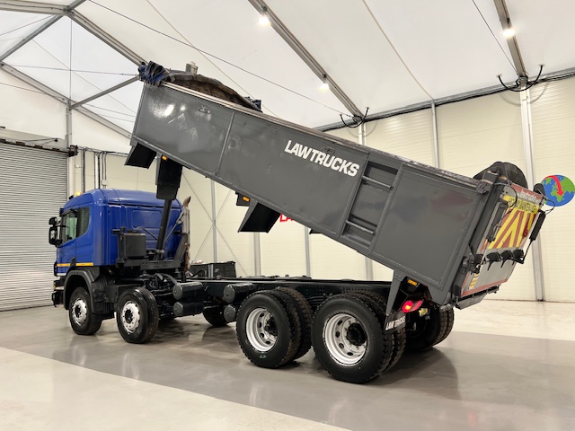 Scania P370 8×4 Sleeper Cab Tipper Manual