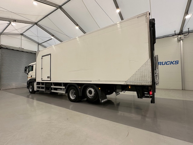 MAN TGS 26.320 6×2 Sleeper Cab Fridge Box