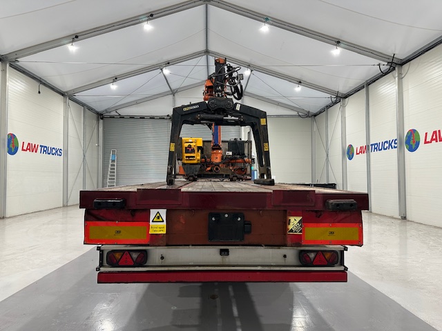 Montracon Tri Axle Flatbed Brick Grab Trailer