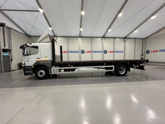 Mercedes Axor 1824 Sleeper Cab Flatbed