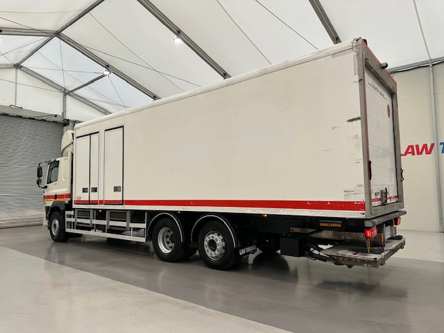 DAF CF 370 6×2 Sleeper Cab Fridge Box