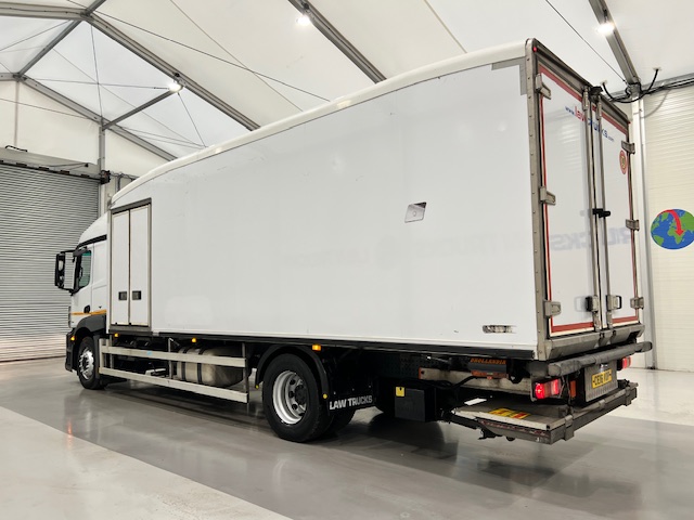 Mercedes Actros 1824 4×2 Sleeper Cab Fridge Box