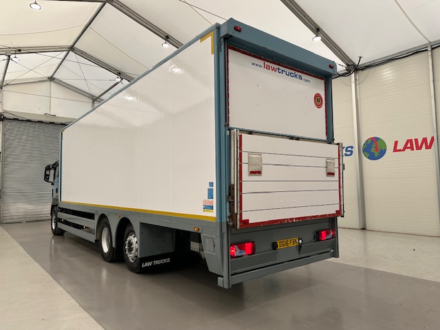 MAN TGS 26.360 6×2 Sleeper Cab Insulated Box Van