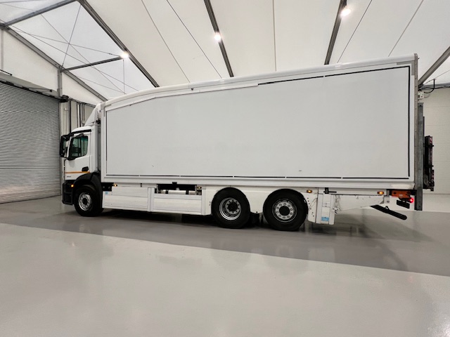 Mercedes Antos 2540 6×2 Rear Lift Day Cab Fridge Box