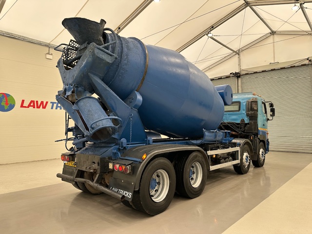 Hino 700 4123 8×4 Cement Mixer
