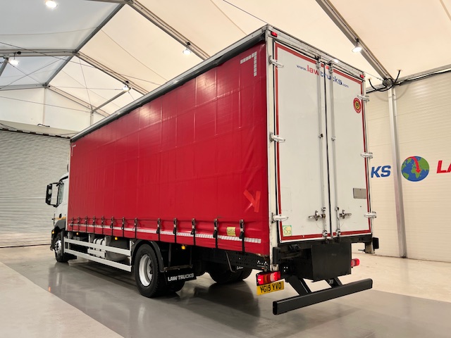 Mercedes Actros 1824 4×2 Sleeper Cab Curtainsider