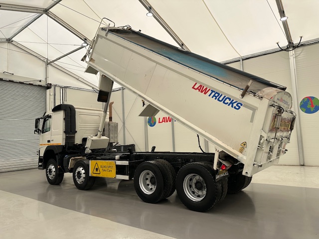 Volvo FM 410 8×4 Sleeper Cab Tar Spec Tipper