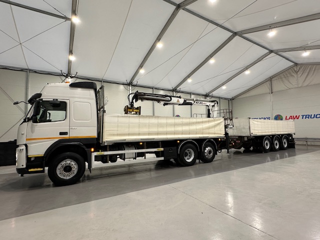 Volvo FM 450 Dropside Brick Grab Drawbar