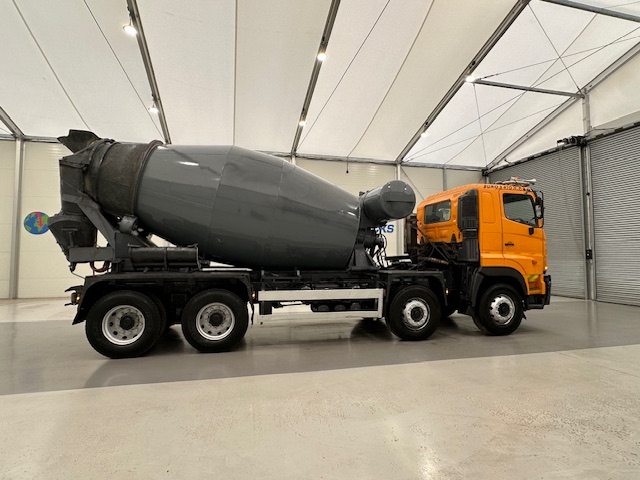 Hino 700 3241 8×4 Cement Mixer
