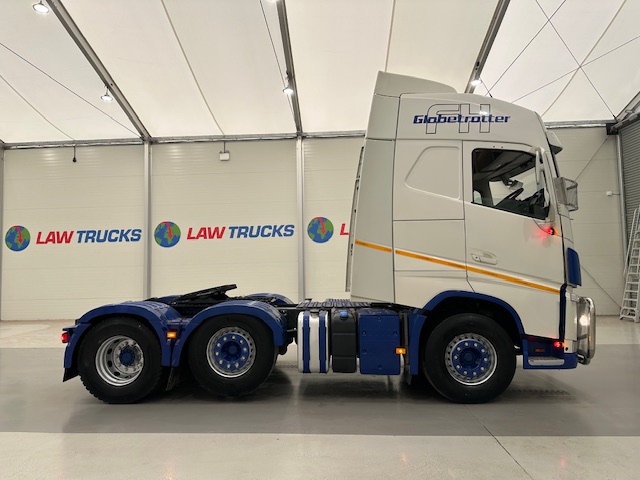 Volvo FH 500 Euro 5 6×2 Tractor Unit Safari Edition