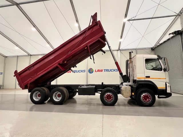 Volvo FMX 380 8×4 Day Cab Steel Tipper