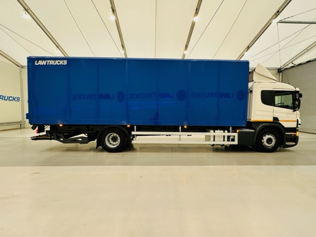 Scania P250 4×2 Sleeper Cab Box Van Manual