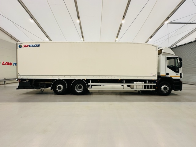 Iveco Stralis 310 AT 6×2 Box Van