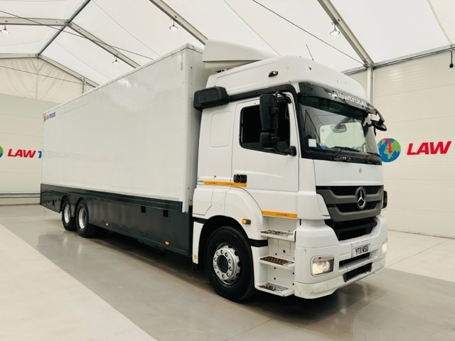 Mercedes 2543 6×2 10 Tyre Rear Lift Sleeper Cab Box Van