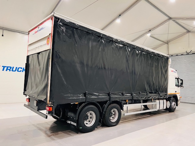 Volvo FM9 260 10 Tyre Sleeper Cab Curtainsider