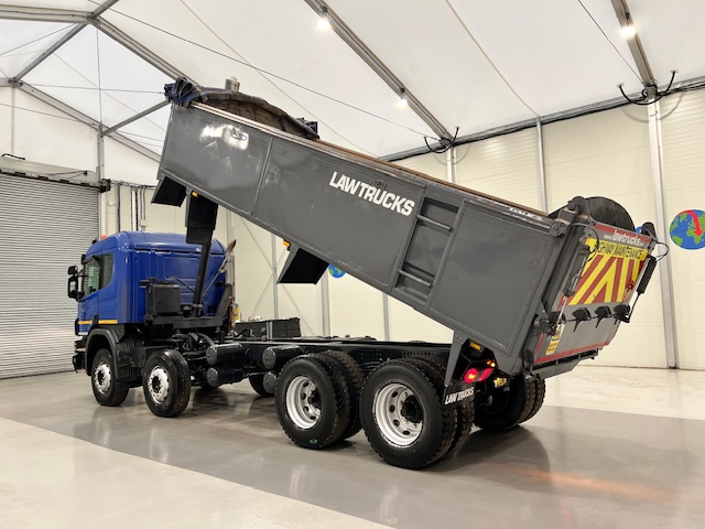 Scania P370 8×4 Sleeper Cab Tipper Manual