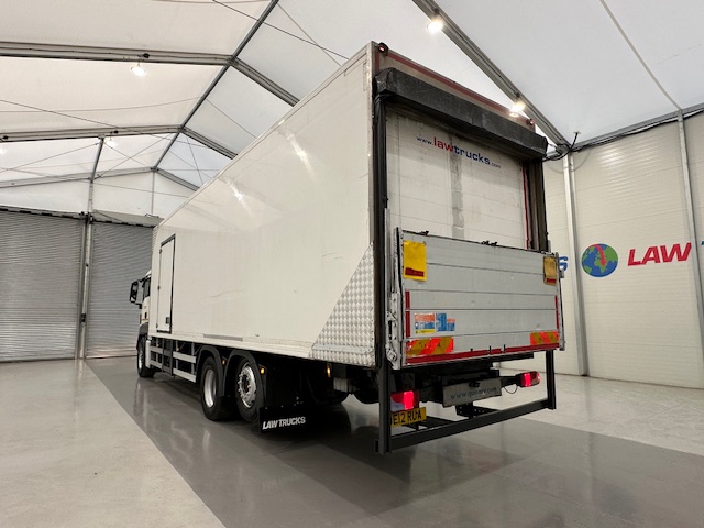 MAN TGS 26.320 6×2 Sleeper Cab Fridge Box