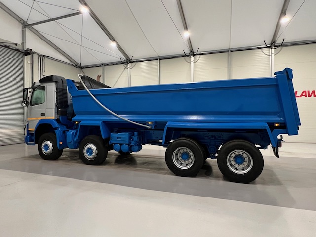 Volvo FMX 410 8×4 Day Cab Steel Tipper