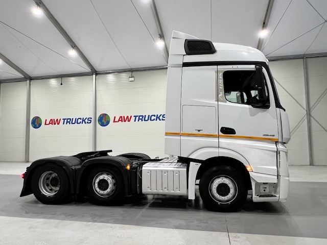 Mercedes Actros 2545 6×2 Midlift Tractor Unit