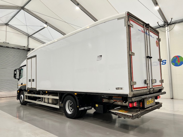 Mercedes Actros 1824 4×2 Sleeper Cab Fridge Box