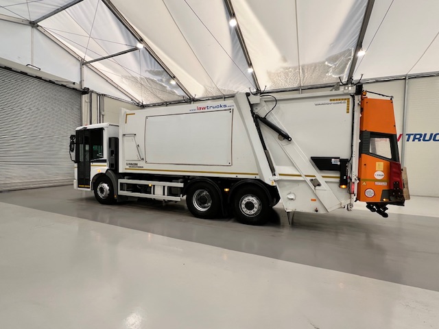 Mercedes Econic 2630 6×2 Refuse Bin Lorry