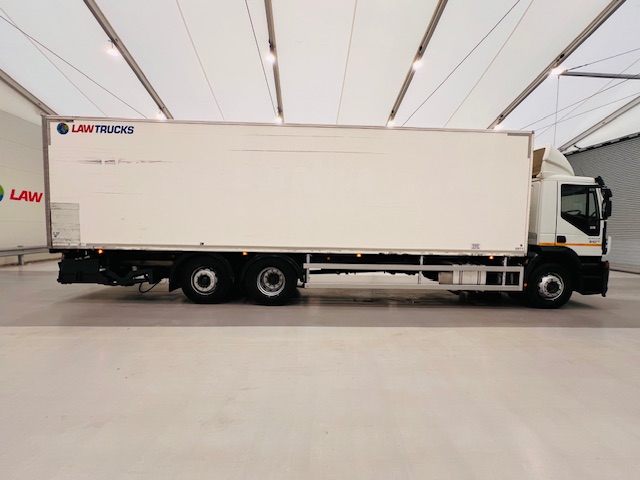 Iveco Stralis 310 AT 6×2 Box Van