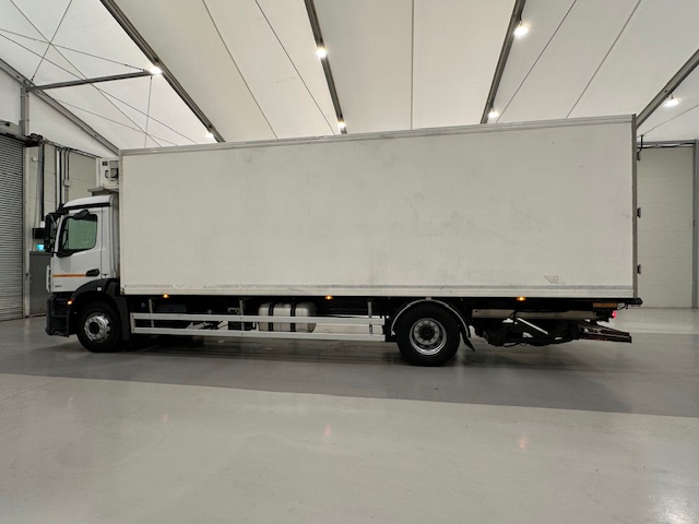 Mercedes Antos 1827 Day Cab Fridge Box