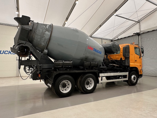 Hino 700 3241 8×4 Cement Mixer