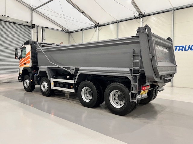 Volvo FMX 420 8×4 Day Cab Steel Tipper