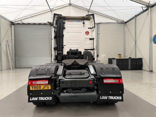 Volvo FH 500 6×2 Midlift Tractor Unit