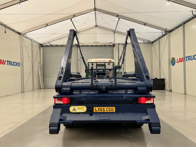 Scania P370 8×4 Sleeper Cab Skip Loader