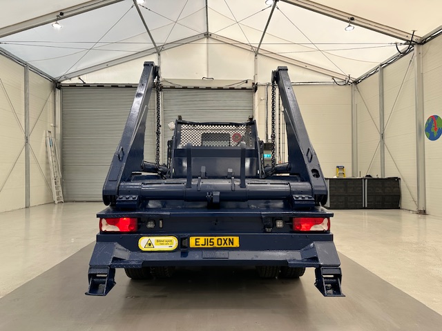 Scania P250 4×2 Day Cab Skip Loader