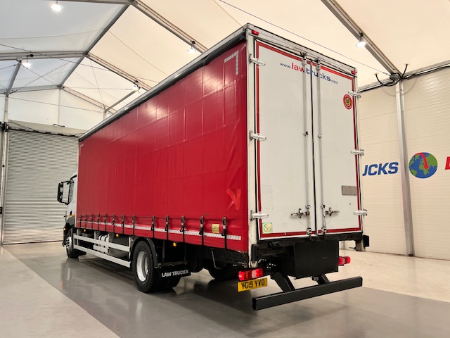 Mercedes Actros 1824 4×2 Sleeper Cab Curtainsider