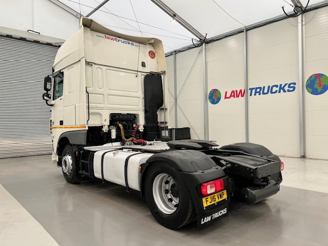 DAF XF 460 4×2 Super Space Cab Tractor Unit