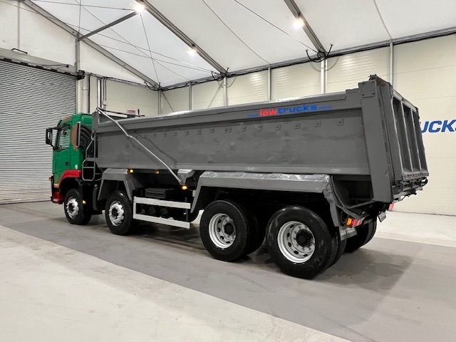 Volvo FM 400 8×4 Day Cab Tipper