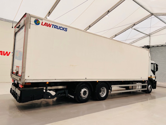 Iveco Stralis 310 AT 6×2 Fridge Box